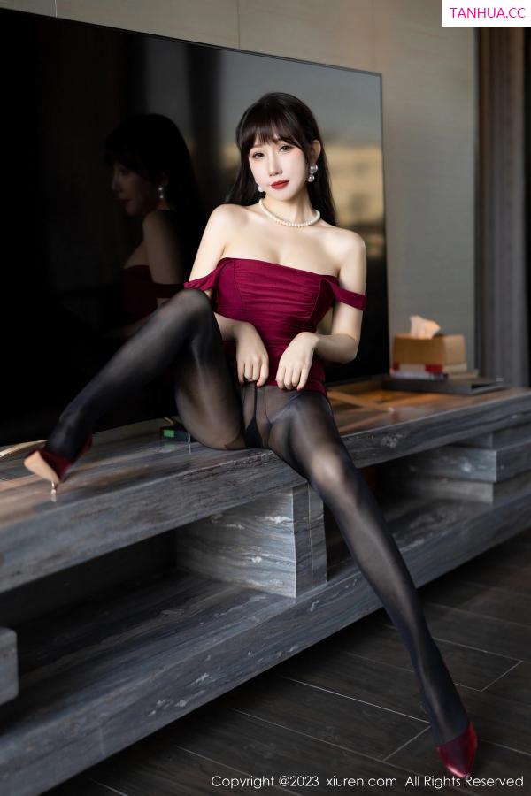 波巧酱  [XiuRen]高清写真图 2023.05.04 No.6670 波巧酱 黑丝美腿第20张图片